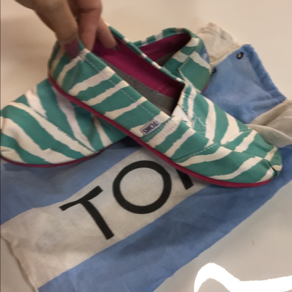 Toms